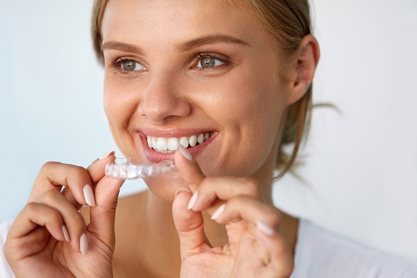 Wearing-invisalign-aligners
