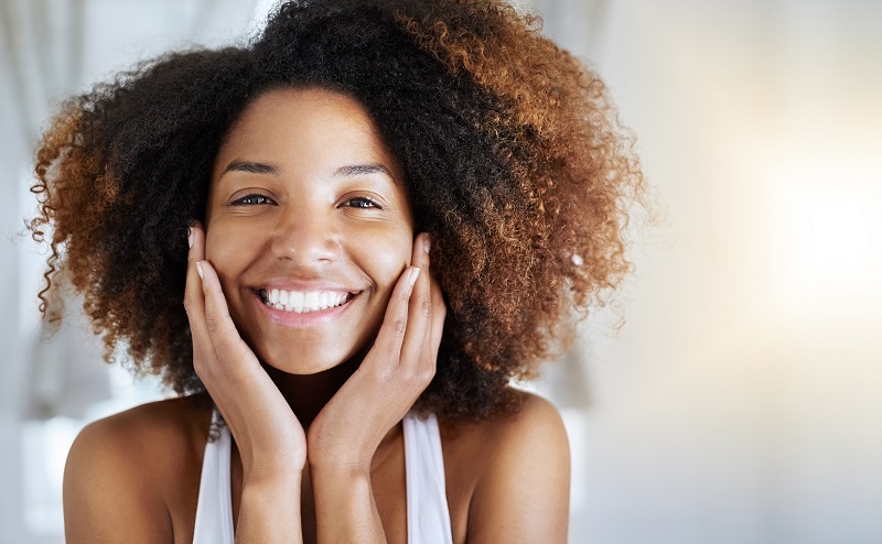 Lady with teeth whitening